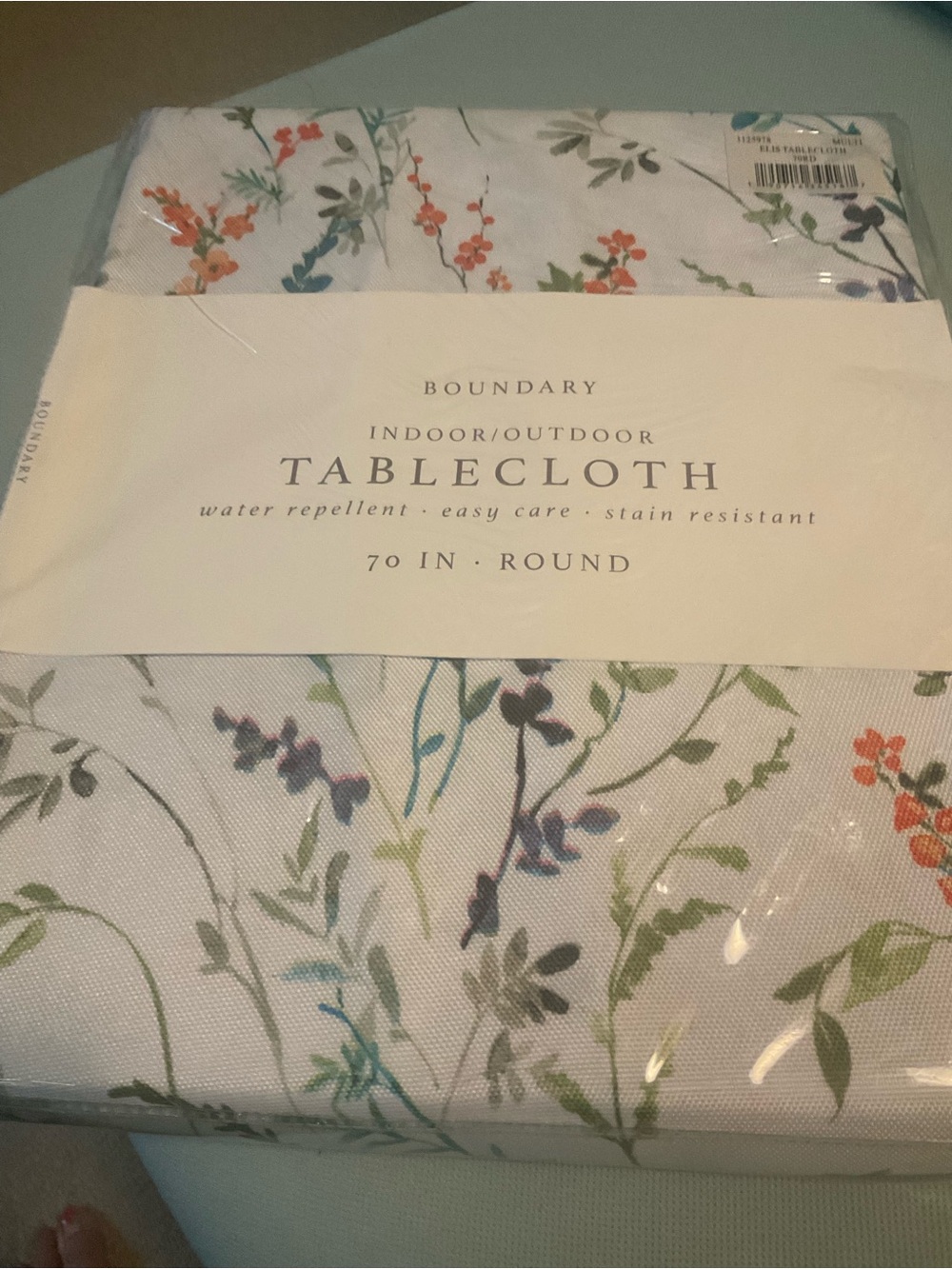 Boundary 70 inch Round Floral Water Repellent Tablecloth New